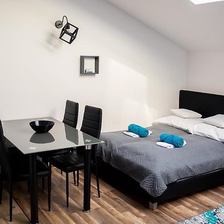 Apartament Manhattan Мелец Экстерьер фото