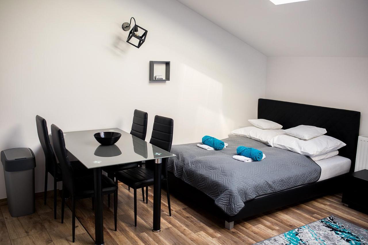 Apartament Manhattan Мелец Экстерьер фото